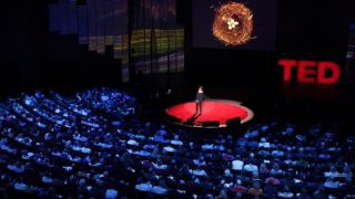 ¿Qué son las charlas TED? El poder de comunicar ideas e inspirar