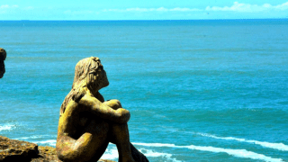 Buscan al autor de una escultura en Mar del Plata