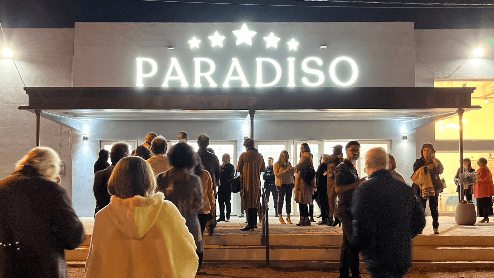 Inauguró el Teatro Paradiso, el sueño de una familia